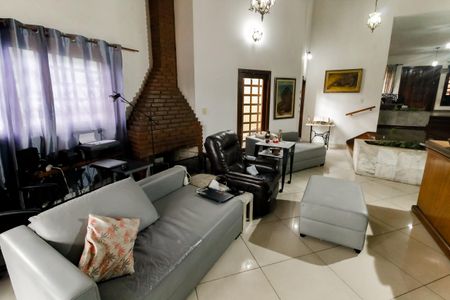 Casa à venda com 520m², 5 quartos e 8 vagas Casa à venda com 520m², 5 quartos e 8 vagasSala 2