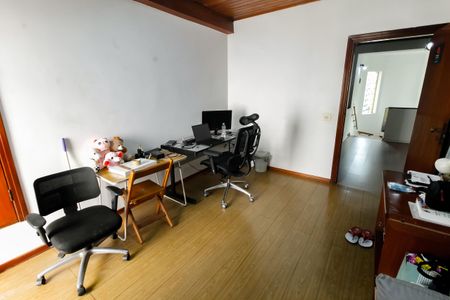 Casa à venda com 520m², 5 quartos e 8 vagas Casa à venda com 520m², 5 quartos e 8 vagasQuarto 1