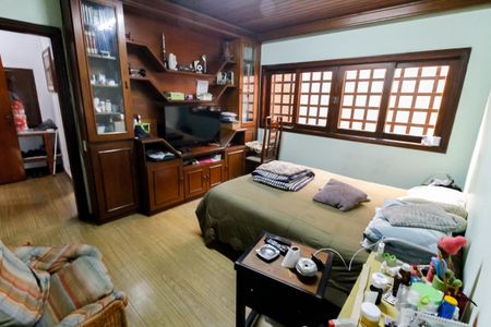 Casa à venda com 520m², 5 quartos e 8 vagas Casa à venda com 520m², 5 quartos e 8 vagasQuarto 2