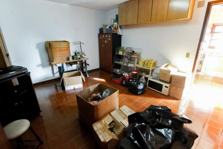 Casa à venda com 520m², 5 quartos e 8 vagas Casa à venda com 520m², 5 quartos e 8 vagasEdicula - quarto