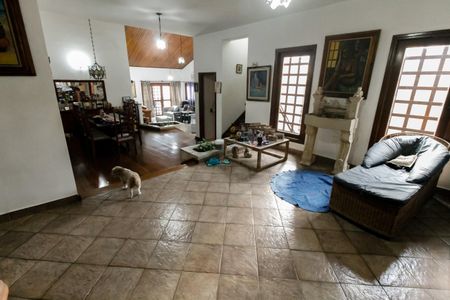 Casa à venda com 520m², 5 quartos e 8 vagas Casa à venda com 520m², 5 quartos e 8 vagasSala 1