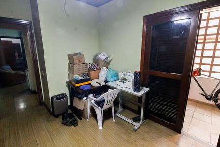 Casa à venda com 520m², 5 quartos e 8 vagas Casa à venda com 520m², 5 quartos e 8 vagasQuarto 2