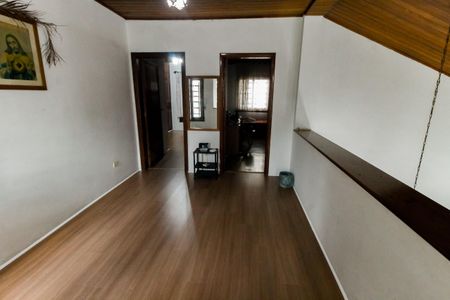 Casa à venda com 520m², 5 quartos e 8 vagas Casa à venda com 520m², 5 quartos e 8 vagasCorredor