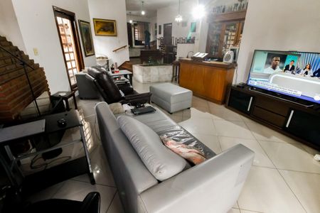 Casa à venda com 520m², 5 quartos e 8 vagas Casa à venda com 520m², 5 quartos e 8 vagasSala 2