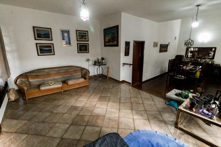 Casa à venda com 520m², 5 quartos e 8 vagas Casa à venda com 520m², 5 quartos e 8 vagasSala 1