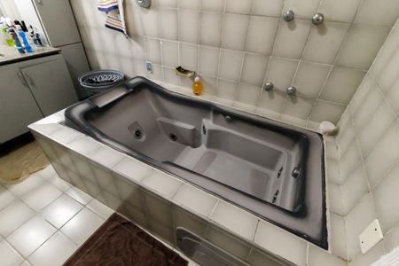 Casa à venda com 520m², 5 quartos e 8 vagas Casa à venda com 520m², 5 quartos e 8 vagasBanheiro da Suíte 1 - Banheira