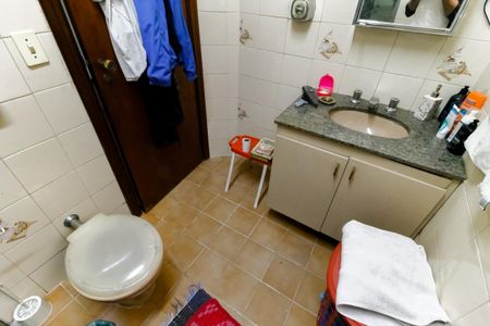 Casa à venda com 520m², 5 quartos e 8 vagas Casa à venda com 520m², 5 quartos e 8 vagasBanheiro Corredor