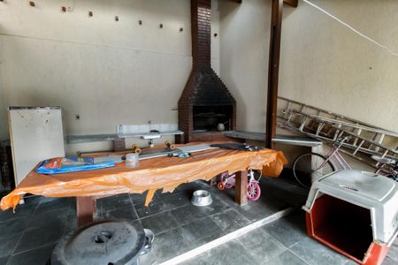 Casa à venda com 520m², 5 quartos e 8 vagas Casa à venda com 520m², 5 quartos e 8 vagasChurrasqueira