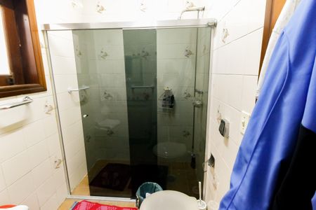 Casa à venda com 520m², 5 quartos e 8 vagas Casa à venda com 520m², 5 quartos e 8 vagasBanheiro Corredor