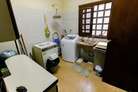 Casa à venda com 520m², 5 quartos e 8 vagas Casa à venda com 520m², 5 quartos e 8 vagasÁrea de Serviço