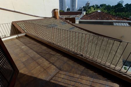 Casa à venda com 520m², 5 quartos e 8 vagas Casa à venda com 520m², 5 quartos e 8 vagasVaranda Suíte 2