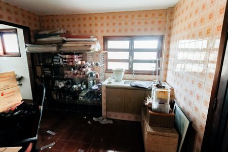 Casa à venda com 520m², 5 quartos e 8 vagas Casa à venda com 520m², 5 quartos e 8 vagasEdicula - cozinha