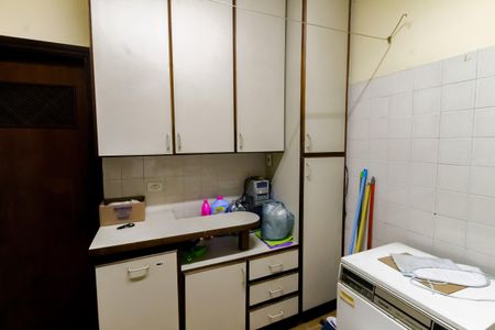 Casa à venda com 520m², 5 quartos e 8 vagas Casa à venda com 520m², 5 quartos e 8 vagasÁrea de Serviço