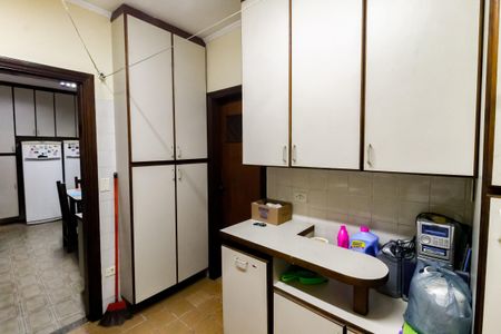 Casa à venda com 520m², 5 quartos e 8 vagas Casa à venda com 520m², 5 quartos e 8 vagasÁrea de Serviço