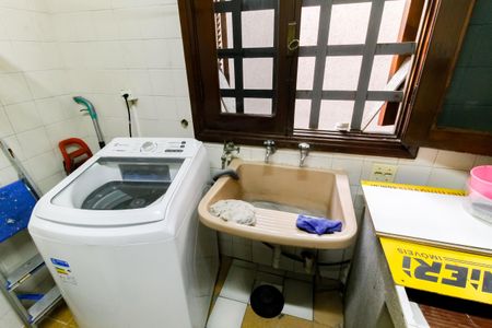 Casa à venda com 520m², 5 quartos e 8 vagas Casa à venda com 520m², 5 quartos e 8 vagasÁrea de Serviço