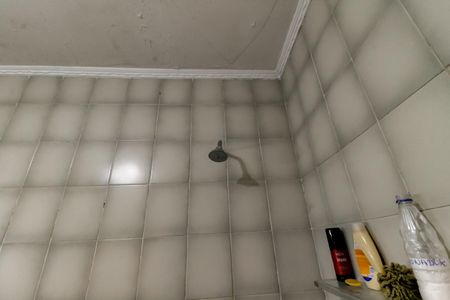 Casa à venda com 520m², 5 quartos e 8 vagas Casa à venda com 520m², 5 quartos e 8 vagasBanheiro da Suíte 1 - chuveiro