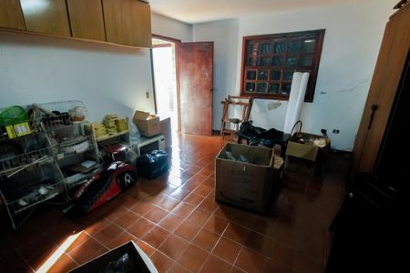 Casa à venda com 520m², 5 quartos e 8 vagas Casa à venda com 520m², 5 quartos e 8 vagasEdicula - quarto