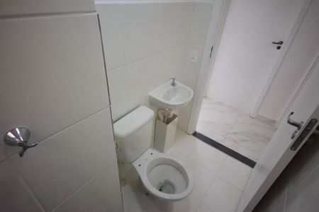 Apartamento à venda com 41m², 2 quartos e 1 vaga Apartamento à venda com 41m², 2 quartos e 1 vagaBanheiro