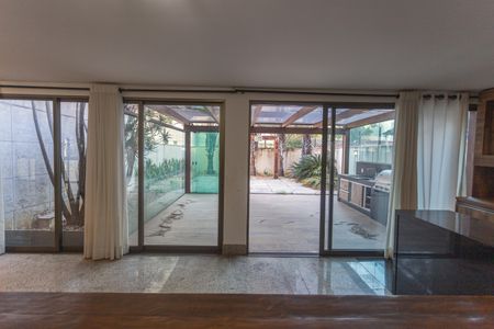 Apartamento à venda com 392m², 4 quartos e 5 vagasÁrea Privativa