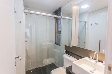 Apartamento à venda com 392m², 4 quartos e 5 vagasBanheiro da Suíte 4