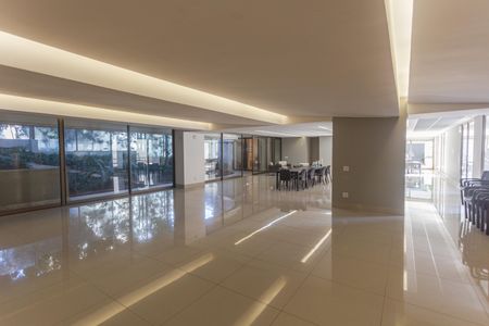 Apartamento à venda com 392m², 4 quartos e 5 vagasÁrea comum - Salão de festas