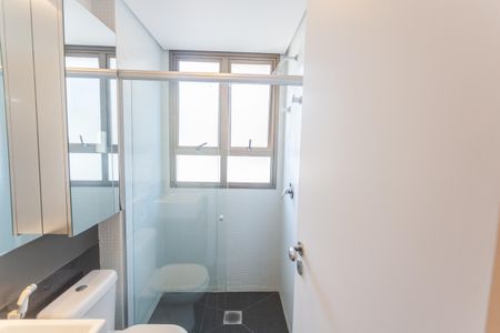 Apartamento à venda com 392m², 4 quartos e 5 vagasBanheiro da Suíte 3