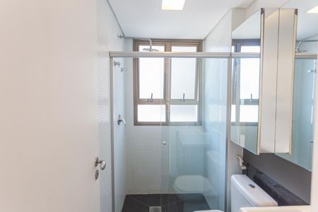 Apartamento à venda com 392m², 4 quartos e 5 vagasBanheiro da Suíte 2