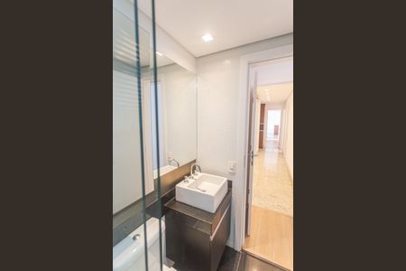 Apartamento à venda com 392m², 4 quartos e 5 vagasBanheiro da Suíte 4