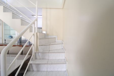 Apartamento para alugar com 180m², 3 quartos e 1 vagaEscada