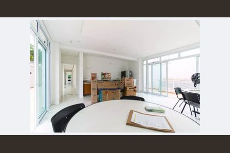 Apartamento à venda com 2 quartos, 45m² em Moema, São Paulo