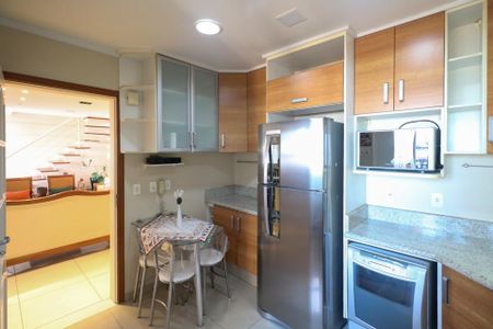 Apartamento à venda com 140m², 3 quartos e 1 vaga Apartamento à venda com 140m², 3 quartos e 1 vagaCozinha