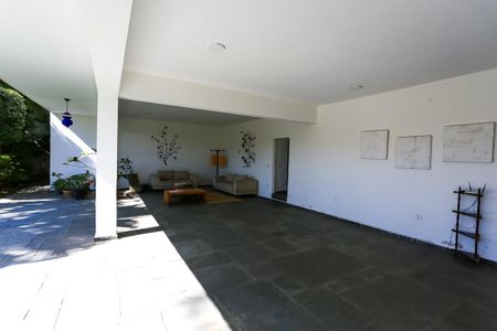 Casa à venda com 400m², 3 quartos e 4 vagasÁrea comum - Salão de festas