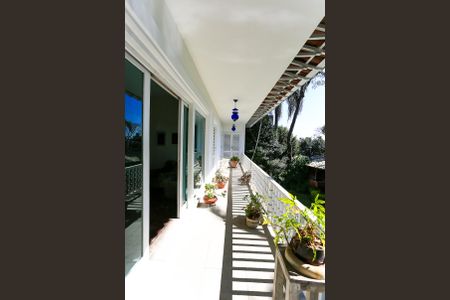 Casa à venda com 400m², 3 quartos e 4 vagasVaranda