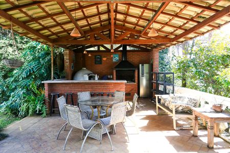 Casa à venda com 400m², 3 quartos e 4 vagasÁrea comum - Churrasqueira