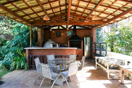 Casa à venda com 400m², 3 quartos e 4 vagasÁrea comum - Churrasqueira