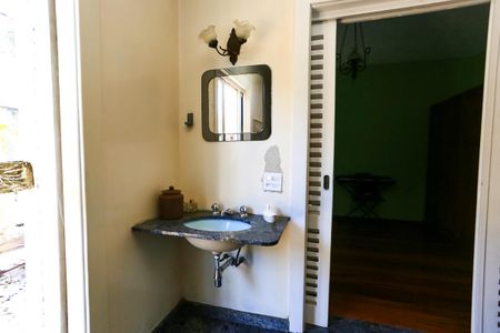 Casa à venda com 400m², 3 quartos e 4 vagasBanheiro da Suíte 1