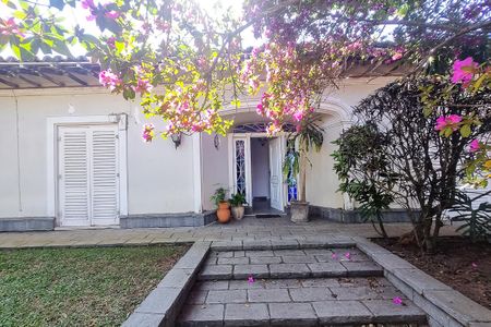 Casa à venda com 400m², 3 quartos e 4 vagasFachada