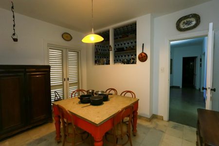 Casa à venda com 400m², 3 quartos e 4 vagasCopa