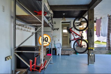 Casa de condomínio para alugar com 490m², 5 quartos e 4 vagasÁrea Externa