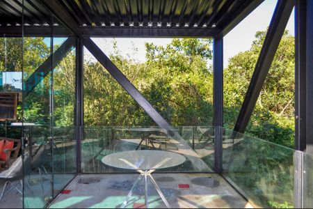 Casa de condomínio para alugar com 490m², 5 quartos e 4 vagasÁrea Externa