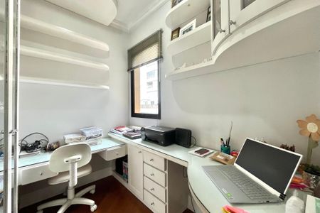 Apartamento à venda com 80m², 3 quartos e 2 vagasQuarto 3