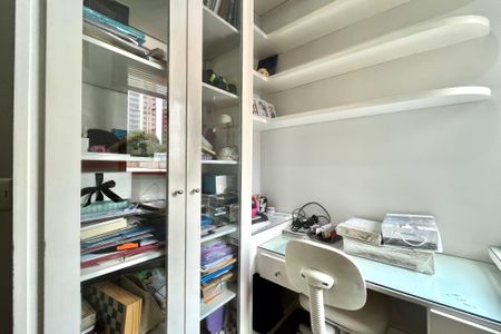 Apartamento à venda com 80m², 3 quartos e 2 vagasQuarto 3