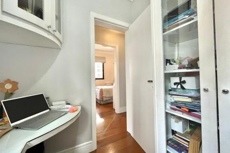 Apartamento à venda com 80m², 3 quartos e 2 vagasQuarto 3