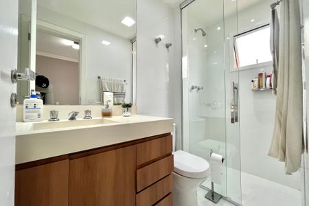 Apartamento à venda com 80m², 3 quartos e 2 vagasBanheiro da Suíte