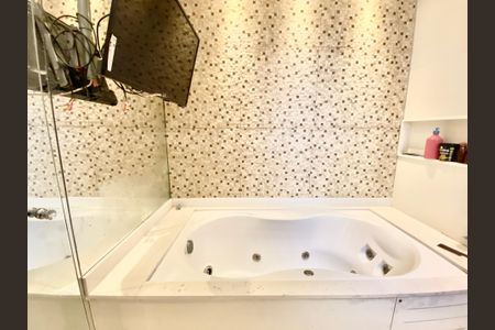 Apartamento à venda com 180m², 3 quartos e sem vagaBanheiro da Suíte