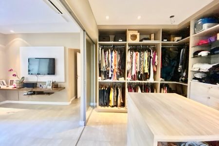 Apartamento à venda com 180m², 3 quartos e sem vagaCloset da suíte