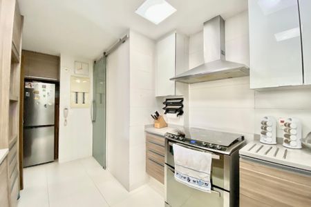 Apartamento à venda com 180m², 3 quartos e sem vagaCozinha