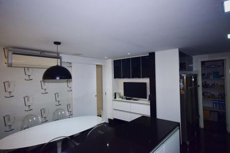 Apartamento à venda com 389m², 5 quartos e 4 vagasCozinha