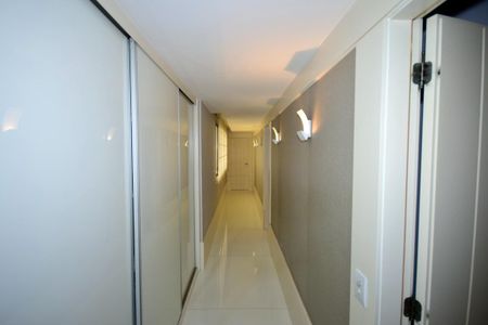 Apartamento à venda com 389m², 5 quartos e 4 vagasCorredor