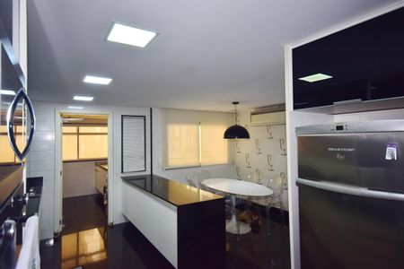 Apartamento à venda com 389m², 5 quartos e 4 vagasCozinha